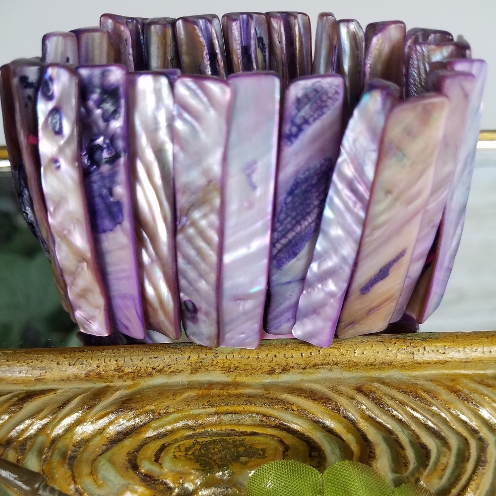 Fashion jewelry, purple bracelet, shell, stretch - Picture 4 of 4